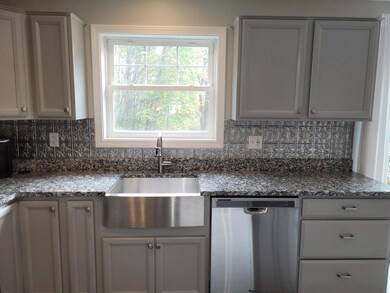 9 Berry St, Rochester, NH 03867 - photo 5