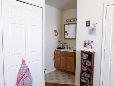 Master Bathroom Unit 4