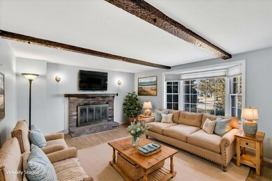 40-Y1A3634 - Living Room - Farmhouse - 1