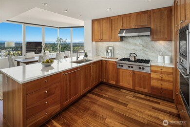 Bellevue Towers unit 3312, Bellevue, WA 98004 - photo 5