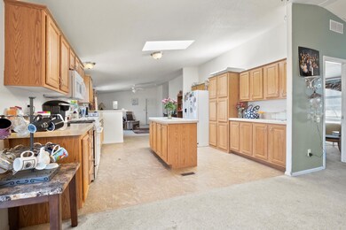 6263 Willow Ave, Rosamond, CA 93560 - photo 6