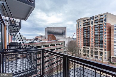 Octave 1320 unit 604, Silver Spring, MD 20910 - photo 6