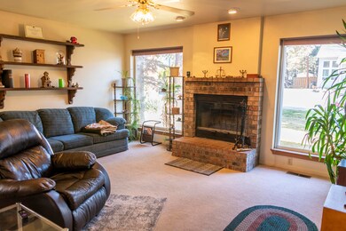 517 NE Majesty Ln, Bend, OR 97701 - photo 2