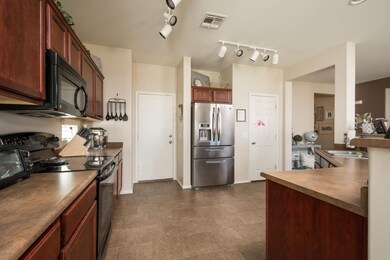 09- Kitchen
