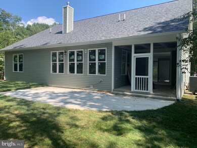 908 Lakeview Pkwy, Locust Grove, VA 22508 - photo 2