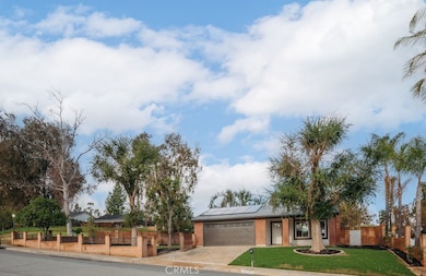 2430 Mesquite Ln, Corona, CA 92882 - photo 3