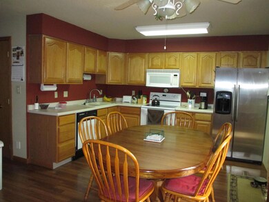 10 Vail Cir, Grand Forks, ND 58201 - photo 3