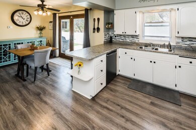 019_Kitchen & Dining (1)