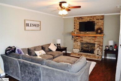 204 Highland St, Laurens, SC 29360 - photo 3