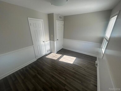 23109 Stauber Ave, Hazel Park, MI 48030 - photo 7