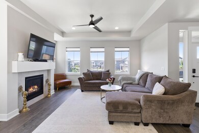 5 Living Room
