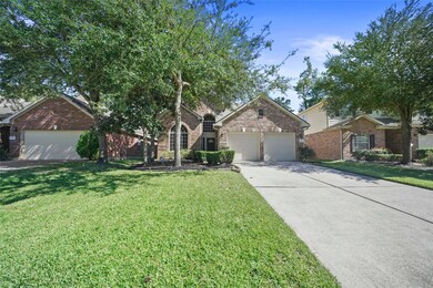67 W Spindle Tree Cir, Spring, TX 77382 - photo 2