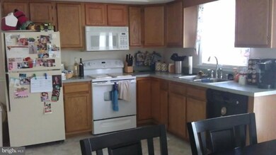 1210 Fairchild Ave, Hagerstown, MD 21742 - photo 3