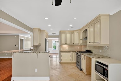 1320 Green Oak Cir, Lawrenceville, GA 30043 - photo 2