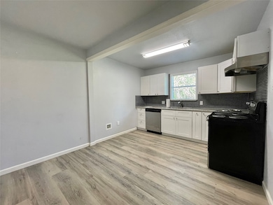 150 Huisache St, Lake Jackson, TX 77566 - photo 6