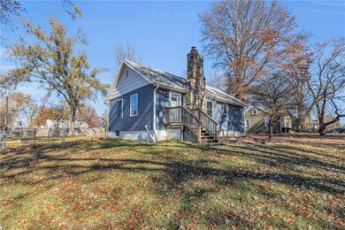 12753 Circle Dr, Shawnee, KS 66216 - photo 3