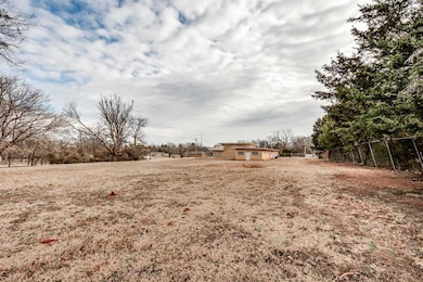 402 W Highland St, Tecumseh, OK 74873 - photo 7