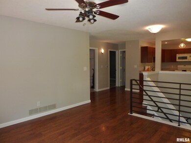 131 Westerfield Rd, Davenport, IA 52806 - photo 6
