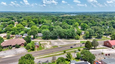 129 S Forrest Ave, Camden, TN 38320 - photo 7