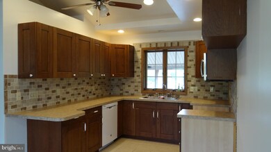 141 S Greenview Rd, Schuylkill Haven, PA 17972 - photo 4