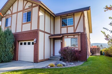 Entry/Side Yard