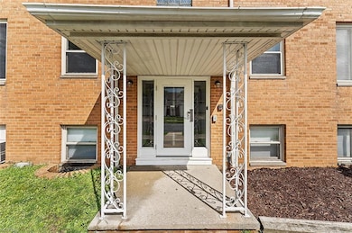 17703 Libby Rd unit 6, Maple Heights, OH 44137 - photo 4