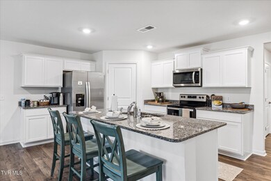 691 Saint Andrews Dr, Kingsport, TN 37664 - photo 2