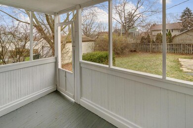 5_210_Chatham_Screened_Porch