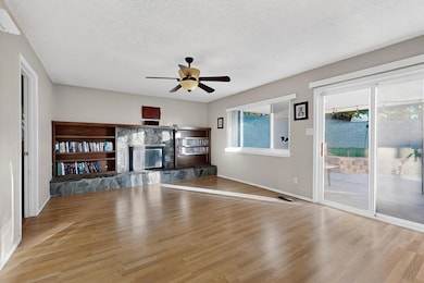 12544 Apache Place NE, Albuquerque, NM 87112 - photo 4