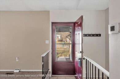 2731 Aurora Dr, Lansing, MI 48910 - photo 4