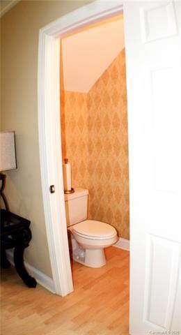 Downstairs 1/2 Bath
