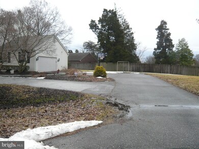 11724 Le Havre Dr, Potomac, MD 20854 - photo 4