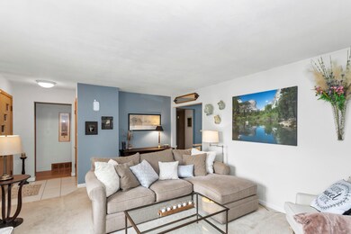 804 Balmoral Ct unit 1, East Dundee, IL 60118 - photo 6