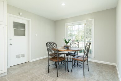 201 E Crestmont Dr, Alvin, TX 77511 - photo 7