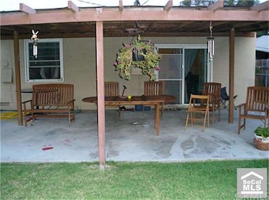 BACK YARD COVERED PATIO