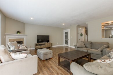 76 Pear Tree Ln, Newmarket, NH 03857 - photo 4