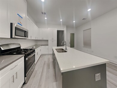 223 Oriole St, Houston, TX 77018 - photo 4