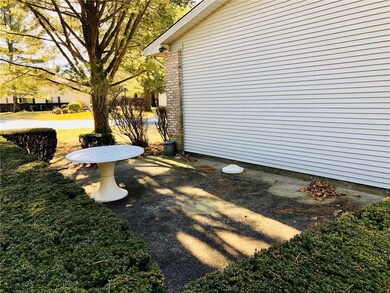 352 Chatham Cir, Warwick, RI 02886 - photo 5