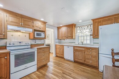 29 Mohawk Dr, Acton, MA 01720 - photo 2