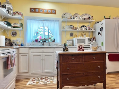 403 N Walnut, Walton, IN 46994 - photo 4