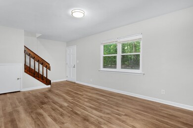 21 - 3608 Taft Hwy - Interior