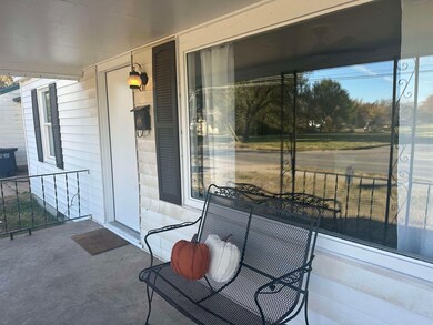 726 N 16th St, Enid, OK 73701 - photo 2