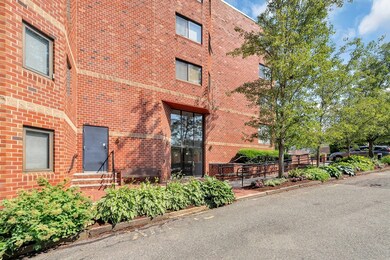 975 Massachusetts Ave unit 405, Arlington, MA 02476 - photo 4