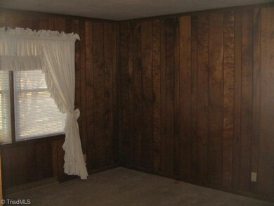 209 Mcknight St, Asheboro, NC 27203 - photo 6