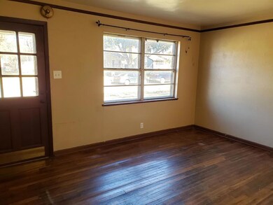 716 Shady Ln, Hurst, TX 76053 - photo 4