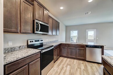 Beautiful, open concept, exceptional & functional 