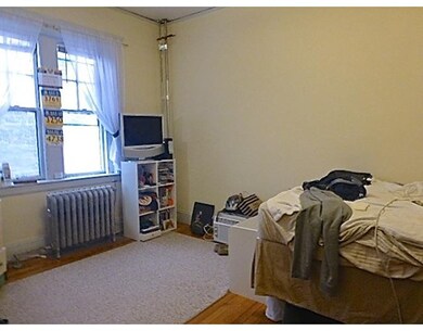 174 Winthrop Rd unit 4, Brookline, MA 02445 - photo 5