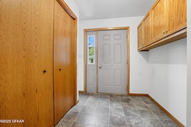 510 10th St NW, East Grand Forks, MN 56721 - photo 7