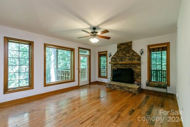 180 Creekside Way unit E-102, Burnsville, NC 28714 - photo 3