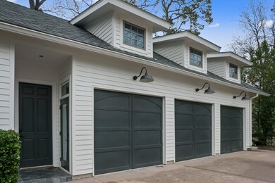 1215 Drury Ln, Houston, TX 77055 - photo 3